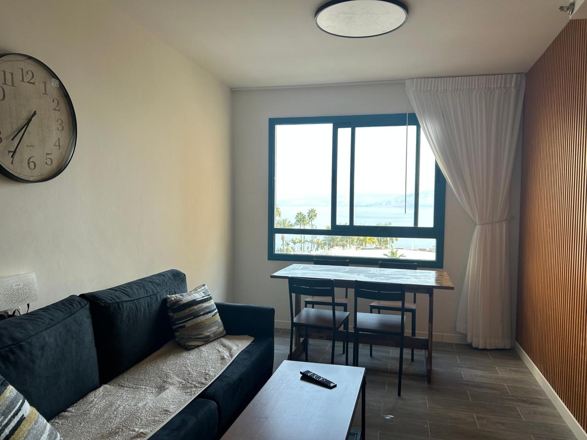 תכלת על הכינרת Light Blue On The Kinneret Lake ティベリア エクステリア 写真