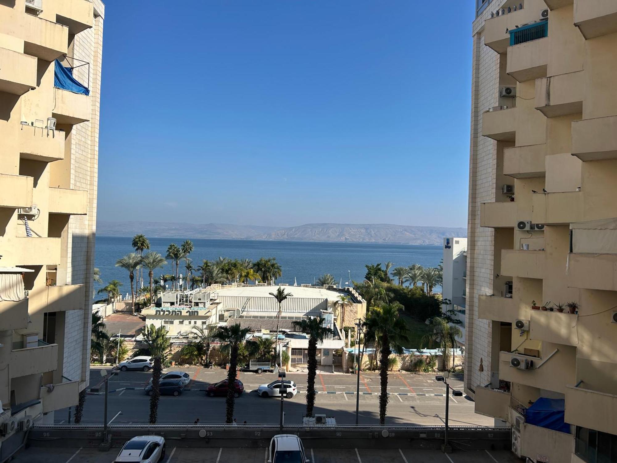 תכלת על הכינרת Light Blue On The Kinneret Lake ティベリア エクステリア 写真